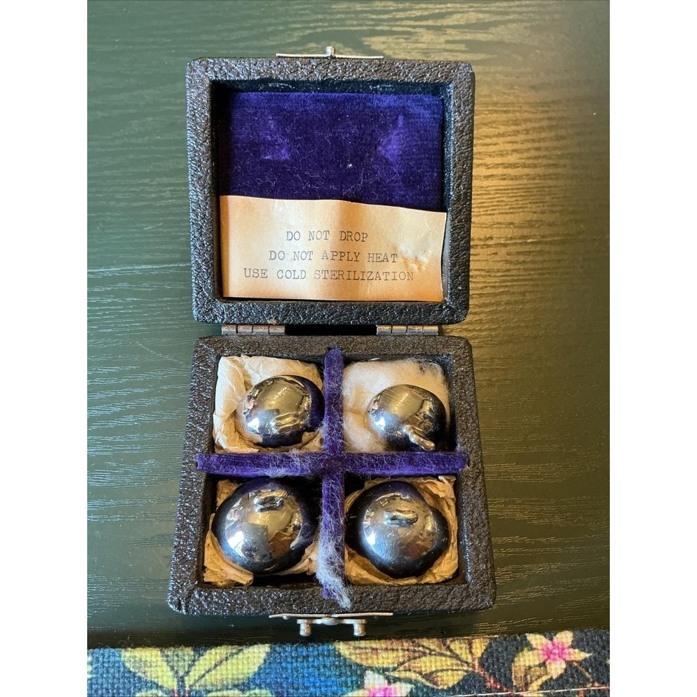 Vintage Set Of (4) X-Ray Eye Shields Silver Plated w/ Original Box - Unmarked